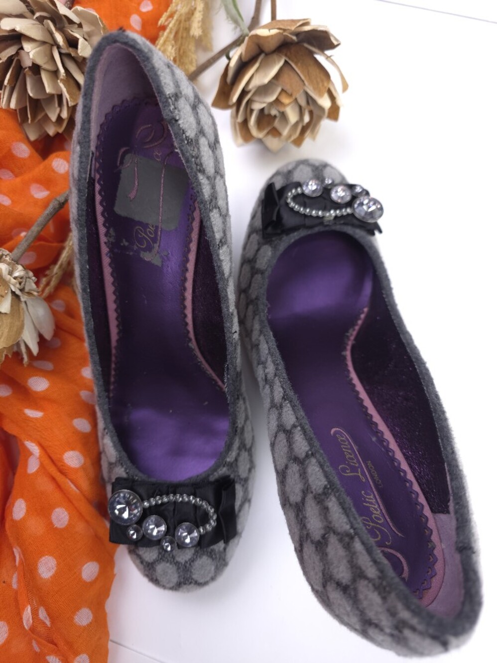 Poetic License Gray Polka Dot Crystal Bow Pumps Sz 39.5 - Picture 6 of 9